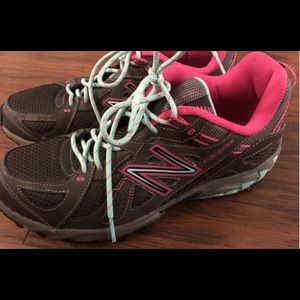New Balance Women's 573 V2 Gray Pink Sneakers